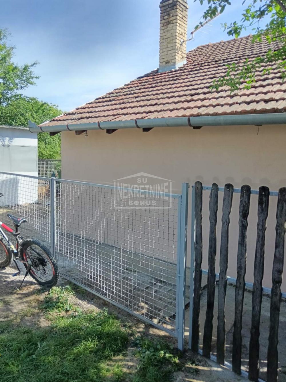 Subotica-Gat-prodaje se kuća ID#1483