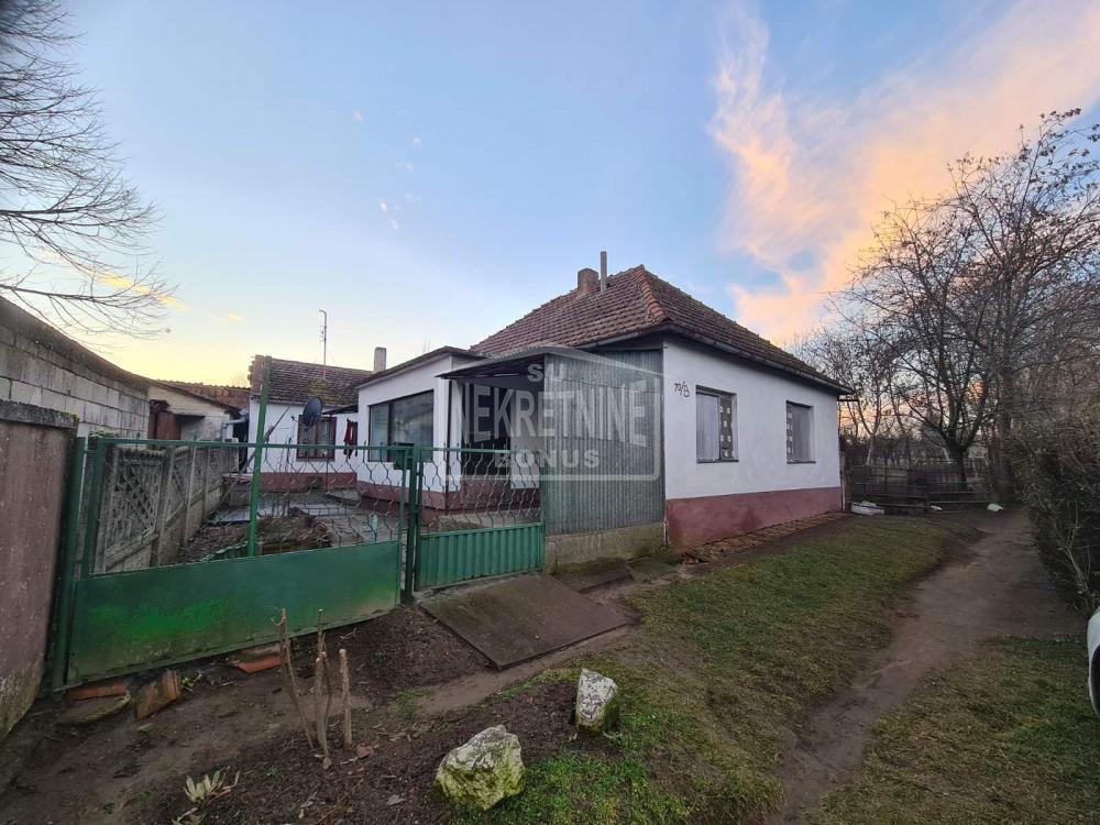 Subotica-Peščara-dve kuće na jednom placu, legalizacija u toku ID#1489 39.000 €